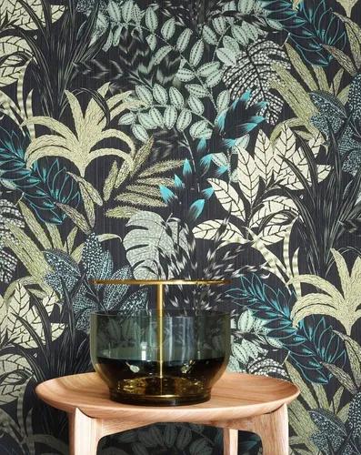 Newroom Vliestapete - Dschungeltapete in Schwarz mit floralem Design - Tapeten für ein tropisches Urlaubsfeeling: Bringen Sie mit dieser Dschungeltapete frische Farben und beeindruckende Motive in Ihr Zuhause und schaffen Sie eine entspannende Wohlfühloase.