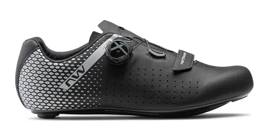 Northwave Core Plus 2 Fahrradschuhe schwarz/silber (17) 46 - Hochwertige Fahrradschuhe für Rennradfahrer mit NRG Air Carbon Sohle für optimale Steifigkeit und Flexibilität. Ideal für Frühling/Sommer, atmungsaktiv und bequem mit präzisem SLW3-Drehverschluss.