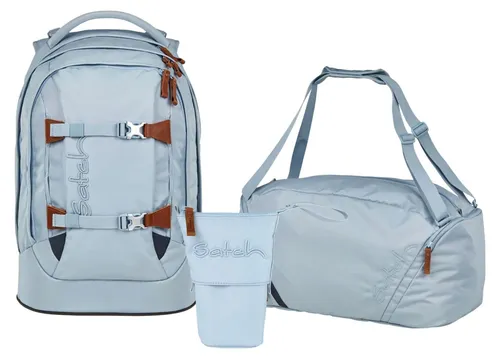 Satch Pack Pencil Slider Edition Schulrucksack Set 3tlg. inkl. Sporttasche (Nordic Ice Blue Skandi) - Praktisches Schulrucksack Set mit innovativem Pencil Slider für einfachen Zugriff auf Stifte. Inklusive Sporttasche mit separatem Nassfach für Schwimmutensilien. Hergestellt aus 100% recyceltem Material für umweltbewussten Einsatz.
