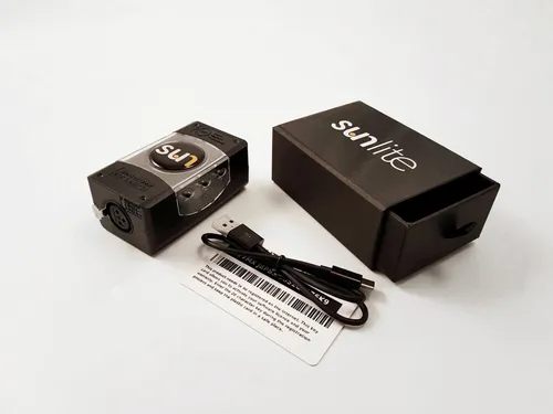 Sunlite BC - Basic Class, 1 XLR Compact DMX Interface - Licht & Bühne - Preiswertes und leistungsstarkes USB-DMX-Interface mit 256 DMX-Kanälen, erweiterbar auf 512, ideal für den Einstieg in die Sunlite Suite 3 Software.