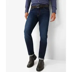 BRAX Style Chuck Herren Blue Genes Five-Pocket Jeans - Authentische Five-Pocket-Jeans im Used-Look, Modern Fit aus hochwertigem Baumwollmix, nachhaltig produziert und mit Kontrast-Stitching für einen besonderen Look.