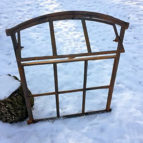 Antikas Scheunenfenster - Öffnungsfähiges Eisenfenster für Mauerruinen - Fliegengitter aus Gusseisen, ideal für kreative Mauerdurchbrüche oder als dekoratives Element. Historisch inspiriert, Maße: 71 cm x 54 cm, Gewicht: 7 kg.