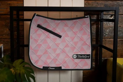 Stadtpferd | Premium Schabracke Cannes | Dressur Sattelunterlage