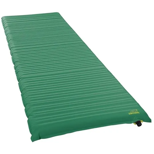 Therm-a-Rest NeoAir Venture Isomatte, Regular, Pine - Isomatte für Abenteurer, bietet legendären NeoAir Komfort und ein kompaktes Packmaß zu einem unschlagbaren Preis.