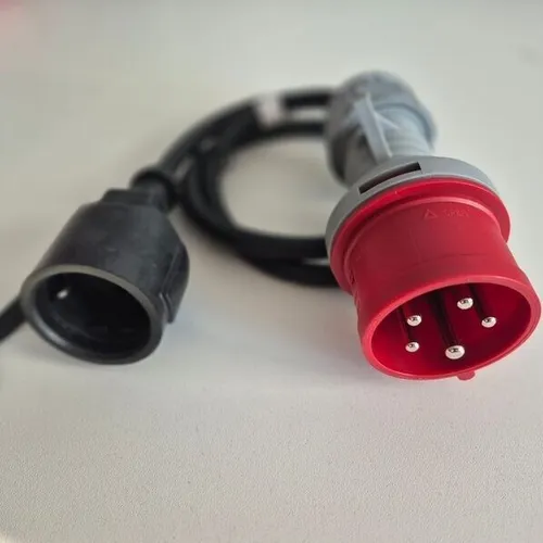 Kopp CEE-Adapterleitung: E: CEE-Stecker A: Schutzkontakt-Kupplung 1475.0300.6