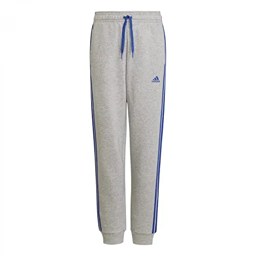 Adidas 3S Ft C Hose Mgreyh/Royblu 140 - Modische Hosen mit klassischem 3-Streifen-Stil, aus weichem, atmungsaktivem französischem Jersey-Stoff für optimalen Tragekomfort und praktische Seitentaschen.