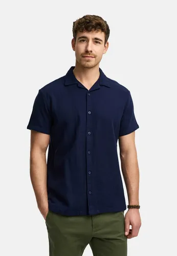 Indicode Herren INCosby Kurzarmhemd mit Button-Down-Kragen – Gestreift in Sky Captain, Größe S - Klassisches Kurzarmhemd mit Button-Down-Kragen und verdeckter Knopfleiste. Aus leicht strukturiertem Stoff für hohen Tragekomfort. Ideal für warme Tage und modisch geschnitten. Hochwertige Verarbeitung und umweltfreundliche Verpackung.
