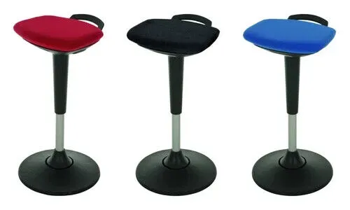 STIER Multibewegliche Stehhilfe mit Tellerfuß - Ergonomische Stehhilfe mit verstellbarer Sitzhöhe von 600-840mm, ideal für gesundes Arbeiten im Büro oder Home Office