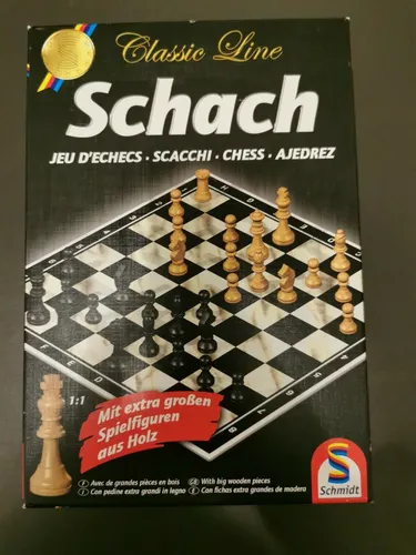Schmidt Spiele 49082 Classic Line - Schach mit großen Spielfiguren, traditioneller Spieleklassiker für zwei Spieler ab 9 Jahren, Spieldauer ca. 40 Minuten