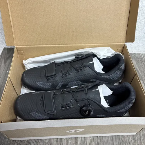 Giro Rincon Fahrradschuhe (Größe 43) - Leichte und atmungsaktive Fahrradschuhe für optimalen Komfort und Leistung beim Radfahren.