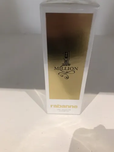PACO RABANNE 1 Million Duschgel 100ml – Frischer Duft für Herren - Erleben Sie den luxuriösen Duft von PACO RABANNE 1 Million in einem hochwertigen Duschgel. Ideal für die tägliche Pflege und ein erfrischendes Duscherlebnis. Inhalt: 100 ml.