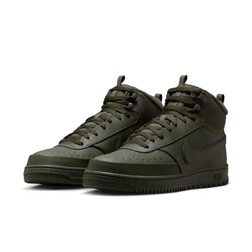 Nike Court Vision Mid Wntr Hoher Sneaker in Khaki, Größe 47 1/2 - Stylischer hoher Sneaker von Nike in Khaki, Größe 47 1/2. Robustes Obermaterial aus Synthetik und bequemes Innenmaterial aus Textil für optimalen Tragekomfort.