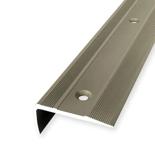 Küberit Treppenkantenprofil Aluminium 16 x 38 x 1000 mm - Das Küberit Treppenkantenprofil aus eloxiertem Aluminium bietet mit einer Einfasshöhe von 0-14 mm den perfekten Abschluss für Treppen. Die geriffelte Oberfläche sorgt für sicheren Halt und schützt vor Abnutzung.