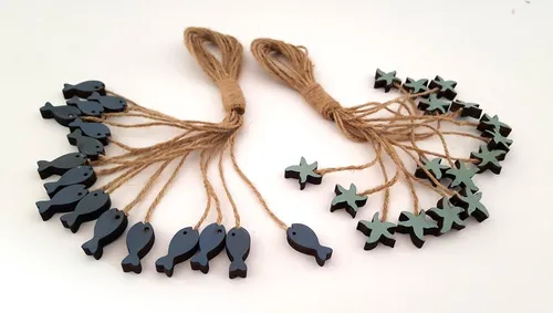 Dekohänger 32 Stück Set Handarbeit Fische + Seesterne hängende Dekoration Mediterraner Stil Maritime Retro Holz Skulptur Deko-Anhänger Taufe Geburt Hochzeit (Set, 36er Set), 2-fach sortiert - Seesterne und Fische