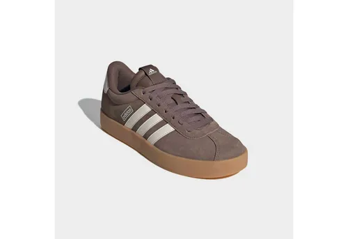 adidas VL COURT 3.0 Sneaker – Braun, inspiriert vom Samba Design - Sportliche Sneaker in Größe 40 aus Leder und Synthetik, mit runder Schuhspitze und Schnürung. Ideal für Fitness-Aktivitäten und im Alltag, fällt klein aus – bitte eine Größe größer bestellen.