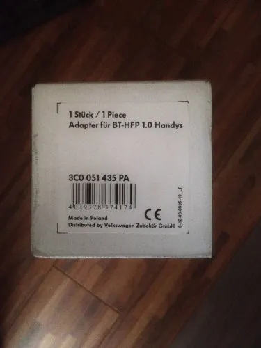 Volkswagen 3C0051435PA Bluetooth-Verbindungsadapter, Rot von Volkswagen