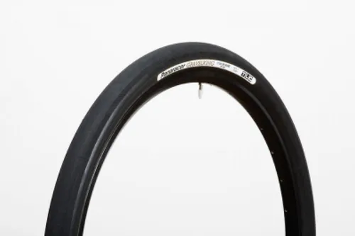 Panaracer GravelKing Slick 28x1.60 Zoll - Fahrradreifen mit Tubeless Ready Technologie und Anti-Flat-Casing für maximalen Pannenschutz. Ideal für Gravel-Bikes und Abenteuerfahrten.