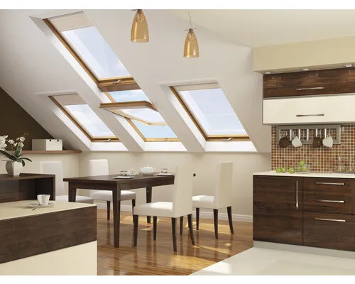 Fakro Schwingfenster Kieferdekor PTP-V PI P2 66x98 cm von FAKRO