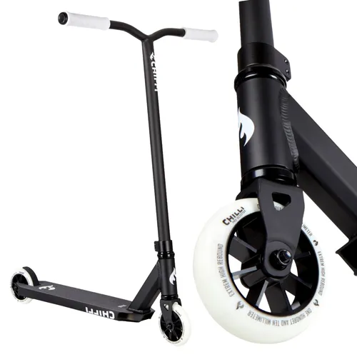 Chilli Pro Base Stunt-Scooter 82cm - Schwarz/Weiß - Der perfekte Einsteigertretroller für Tricks! Der Chilli Pro Base Stunt-Scooter überzeugt mit leichtem Aluminiumdeck und robustem Chromoly-Stahl-Lenker. Ideal für Anfänger, sofort einsatzbereit für spannende Rampen-Aktionen!
