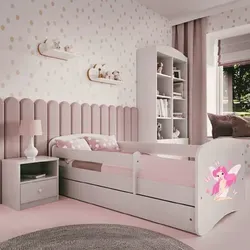 Kids Collective Kinderbett 80x160 cm mit Rausfallschutz - Kleinkindbett in weiß mit rosa Fee, inklusive praktischer Schublade für Ordnung und variablem Rausfallschutz für höchste Sicherheit und Komfort.