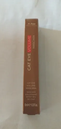MAGIC FINISH Cat Eye Volume Mascara Deep Black - Mascaras: Verlängert und verleiht Volumen für einen atemberaubenden Cat Eye Look in tiefschwarzer Farbe. Perfekt für einen intensiven Augenaufschlag!