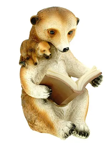 Kremers Schatzkiste Solar Erdmännchen Mama mit beleuchtetem Buch – 20 cm Dekofigur - Charmante Solarfigur einer Erdmännchen Mama, die im Garten leuchtet. Handbemalt und aus wetterfestem Polyresin, bringt sie lebendige Farben und Licht in Ihren Außenbereich. Ideal als Geschenk für Gartenfreunde!