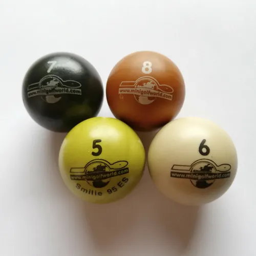 Minigolfbälle 4er Set B - Spezialbälle für Hobbyspieler - Golfbälle, 4er Set mit Spezialbällen für Hobbyspieler, ideal für ein perfektes Minigolf-Erlebnis.