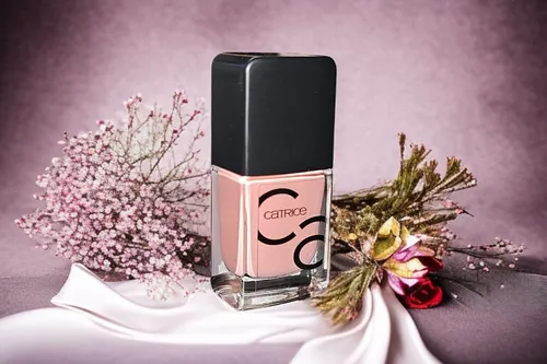 Catrice ICONAILS Gel Lacquer Nagellack Farbe 173 Karl Said Tres Chic Nude Rose