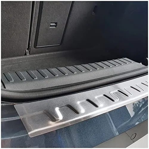 teileplus24 AL150 Ladekantenschutz Aluminium für Seat Leon 4 KL Cupra Leon 2020+, Silber - Hochwertiger Ladekantenschutz aus Aluminium für Seat Leon 4 IV und Cupra Leon, ideal für 5-Türer. Bietet hohe Stabilität und präzise Passform, einfache Montage und rückstandslose Demontage.