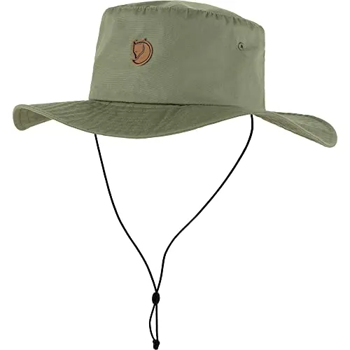 Fjällräven Herren Hatfield Hat, Green, M - Outdoor Hut mit breiter Krempe, aus robustem G-1000 Material, ideal für Regenwetter und Abenteuer in der Natur.