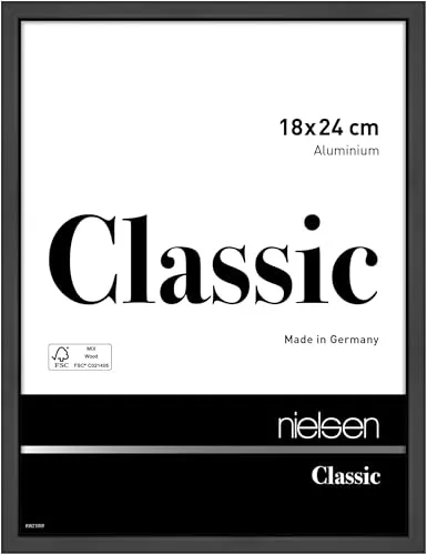 nielsen Bilderrahmen Classic 18 x 24 cm, Aluminium Schwarz matt - Eleganter Fotorahmen aus stabilem Aluminium, ideal zum Aufstellen und Aufhängen. Mit Echtglas und FSC-zertifizierter Rückwand – für eine einfache Montage im Hoch- und Querformat.