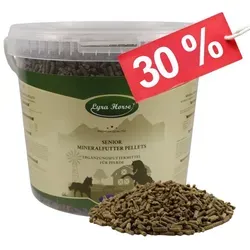Lyra Horse® Senior Mineralfutter 3,8 kg - Optimale Nährstoffversorgung für ältere Pferde - Pferdefutter für Senioren, speziell abgestimmt auf die Bedürfnisse älterer Pferde mit hochwertigen Nährstoffen zur Unterstützung von Gelenken und Vitalität.