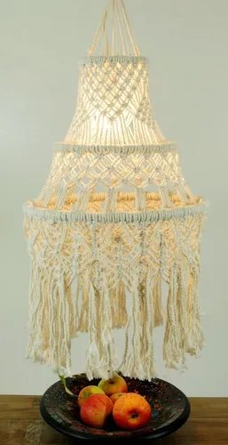 Handgefertigte Deckenlampe Sondin aus Makramee - Ethno-Stil - Wunderschöne Deckenleuchte für den Innenbereich, handgefertigt aus Baumwollfäden. Ideal für eine gemütliche Atmosphäre im Wohnzimmer. Größe: 90x42 cm, E27-Fassung, ohne Leuchtmittel.
