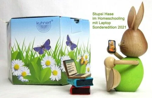 Stupsi Hase Homeschooling mit Laptop in beige von Kuhnert