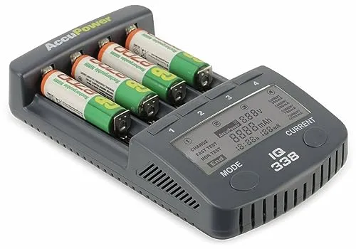 AccuPower Akku-Ladegerät IQ338 Li-Ion - Universal-Ladegerät für AA, AAA, C, 18650 bis 26650 Akkus, mit 4 Ladeschächten, Display zur Ladezustandsanzeige und USB-Port für mobiles Laden.