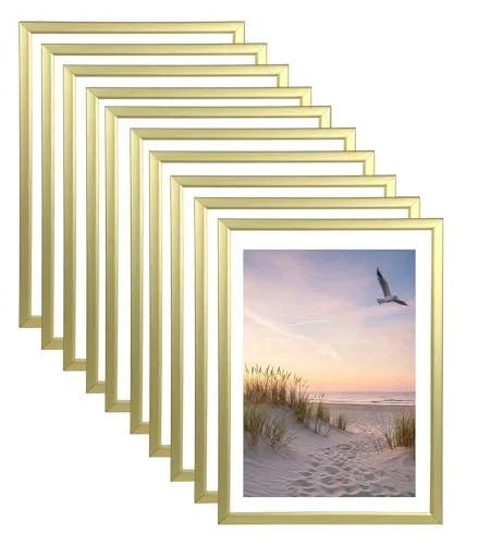 IDEAL TREND Bilderrahmen Set 10er Pack DIN A4 Gold - Vielseitiges Set von 10 Fotorahmen im DIN A4 Format, ideal für kreative Wanddekoration. Robuste Kunststoffrahmen sind pflegeleicht und bruchsicher – perfekt für Ihre Erinnerungen.