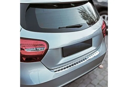 RECAMBO Ladekantenschutz für MERCEDES A-KLASSE W176 - Abdeckblenden aus 100% rostfreiem 304er Edelstahl, idealer Schutz für die Stoßstange und perfekte Passform für eine exklusive Optik.