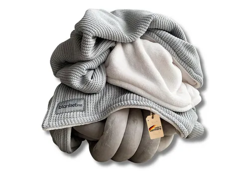 Blanketino Kuscheldecke Strick 145 x 210 cm in grau von blanketino