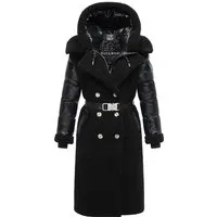 Navahoo Damen Langer Materialmix-Wintermantel mit Kapuze - Stylischer Wintermantel für Damen mit modernem Materialmix aus kuscheligem Teddy-Kunstfell und glänzenden Stepp-Elementen. Ideal für kalte Tage, bietet er hohen Tragekomfort und eine feminine Silhouette.