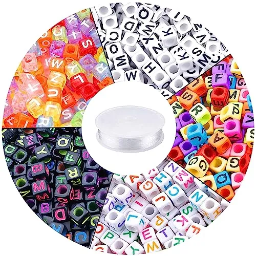 Augshy 1400 Stück 5 Farben Acryl Buchstabenperlen Würfel Alphabet Perlen mit 1 Rolle 50M Kristall Schnur für Schmuckherstellung （6mm）