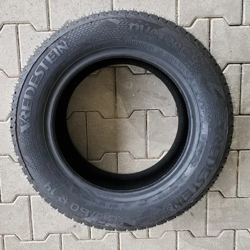 Vredestein Quatrac 5 195/60 R14 86 H - Ganzjahresreifen - Autoreifen mit hervorragender Traktion auf Schnee und robustem Profil für optimale Stabilität bei allen Wetterbedingungen. Geringer Rollwiderstand sorgt für Kraftstoffeinsparungen.