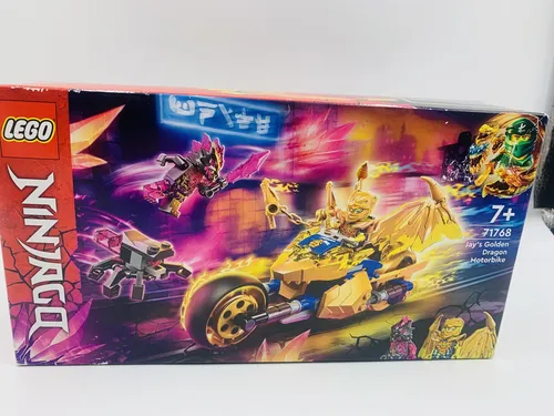 LEGO 71768 Ninjago Jays Golddrachen-Motorrad - Vollständiges Set mit 137 Teilen, ideal für kreative Bauabenteuer. Verpackt im Karton und perfekt für Kinder ab 7 Jahren. Maße: 259 x 280 x 157 mm.
