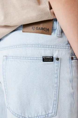 Garcia Jungen Jeans-Shorts Jaysen Regular, Größe 158, Bleached - Shorts für Jungen aus 80% Baumwolle und 20% recycelter Baumwolle, ideal für einen trendigen Sommerlook. Bequemer Schnitt und praktischer Five Pocket Style bieten optimale Bewegungsfreiheit.