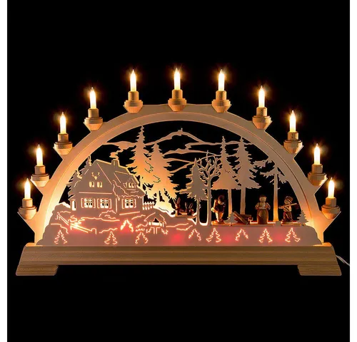 Schwibbogen Forsthaus 65x40cm von KWO – Erzgebirgische Fensterdekoration - Traditioneller Schwibbogen aus Holz mit 11 elektrischen Kerzen. Schaffen Sie eine gemütliche Atmosphäre in der Adventszeit mit diesem handgefertigten Kunstwerk aus dem Erzgebirge.