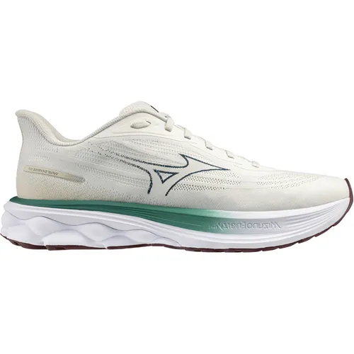 Mizuno WAVE SKYRISE 7 Laufschuhe Herren – Snow White/North Sea/Summer Sand 42,5 - Mizuno WAVE SKYRISE 7 Herren – Ideal für komfortorientierte Trainingsläufe mit weicher Dämpfung und stabiler Abrollbewegung. Perfekt für längere Strecken und ein entspanntes Laufgefühl.
