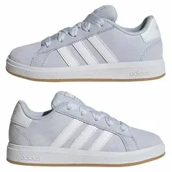 ADIDAS Kinder Freizeitschuhe Grand Court 00s – Bequem und stylisch - Die adidas Freizeitschuhe für Kinder kombinieren lässigen 2000er Vibe mit einem Obermaterial aus weichem Wildleder. Die strapazierfähige Gummiaußensohle sorgt für optimalen Grip und hohen Tragekomfort.