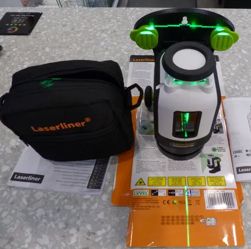 Laserliner Kreuzlinienlaser SmartLine G360 - Messgeräte mit grünem Laser, selbstnivellierend und 360°-Projektion für verbesserte Sichtbarkeit. Ideal für präzise Ausrichtungen in Bau- und Renovierungsprojekten.