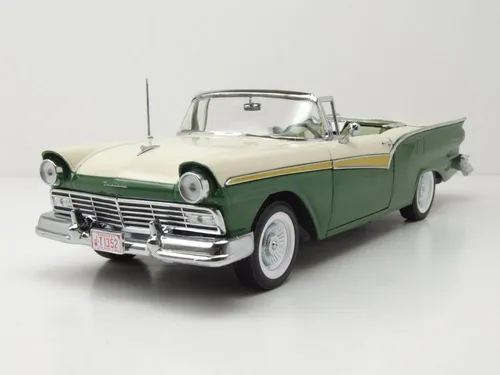 Ford Fairlane 500 Skyliner 1957 Modellauto 1:18 - Detailgetreues Modellauto im Maßstab 1:18, mit versenkbarem Dach und öffnenden Türen. Ideal für Sammler und Oldtimer-Liebhaber, präsentiert in Originalverpackung.
