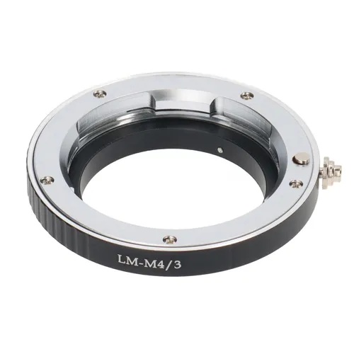 Objektivadapter für Leica M Objektive an Micro Four Thirds Kameras - Objektivadapter für Micro Four Thirds Kameras, ermöglicht die Nutzung von Leica M Objektiven für kreative Fotografie mit hoher Bildqualität.