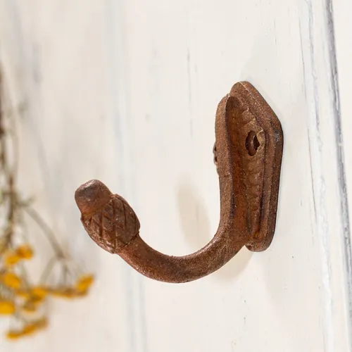 Antik wirkender Garderobenhaken, Kleiderhaken nostalgisches Design, Eisen rostig